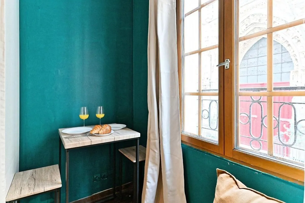 Apartment Cozy Studio In The Beautiful Marais Paris France