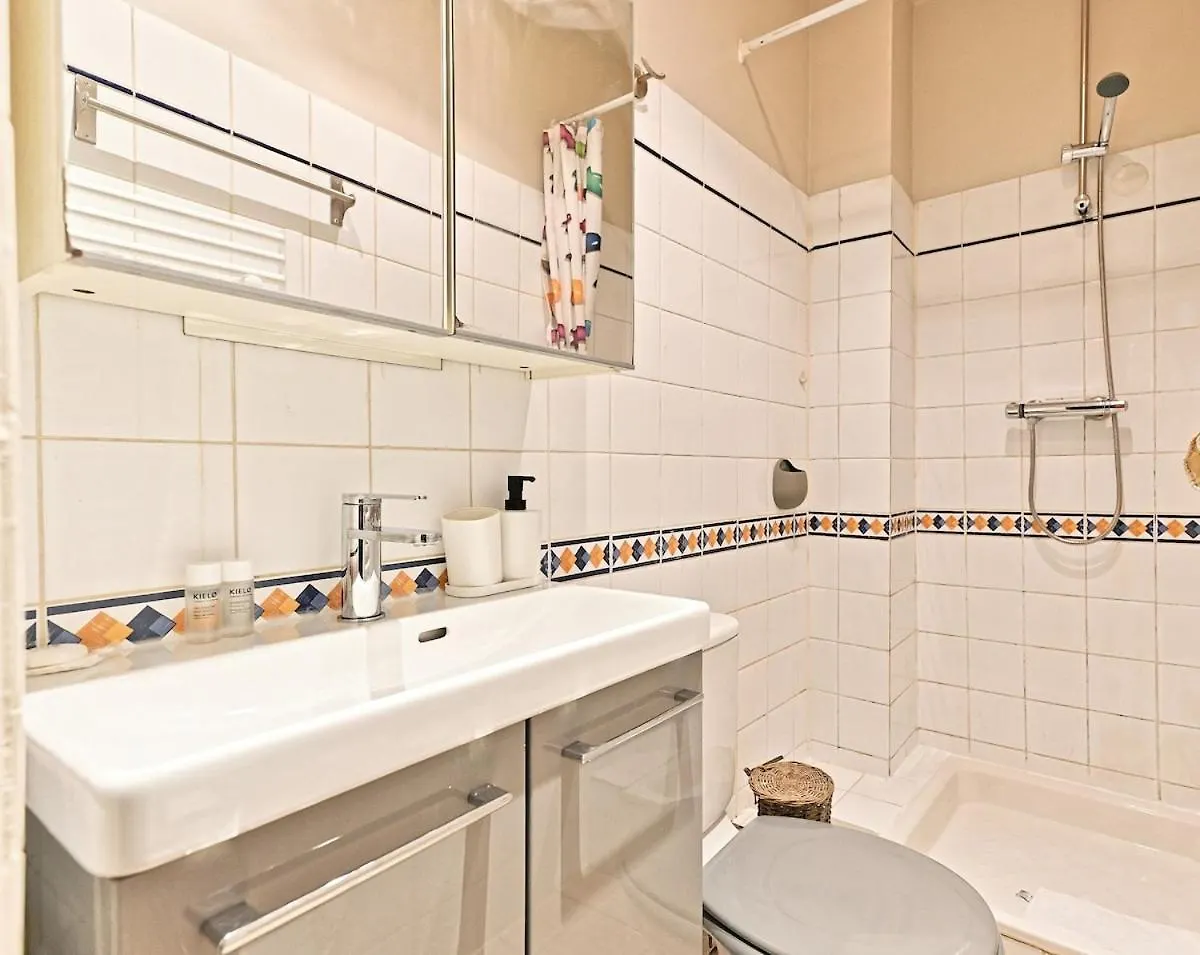 Cozy Studio In The Beautiful Marais Paris