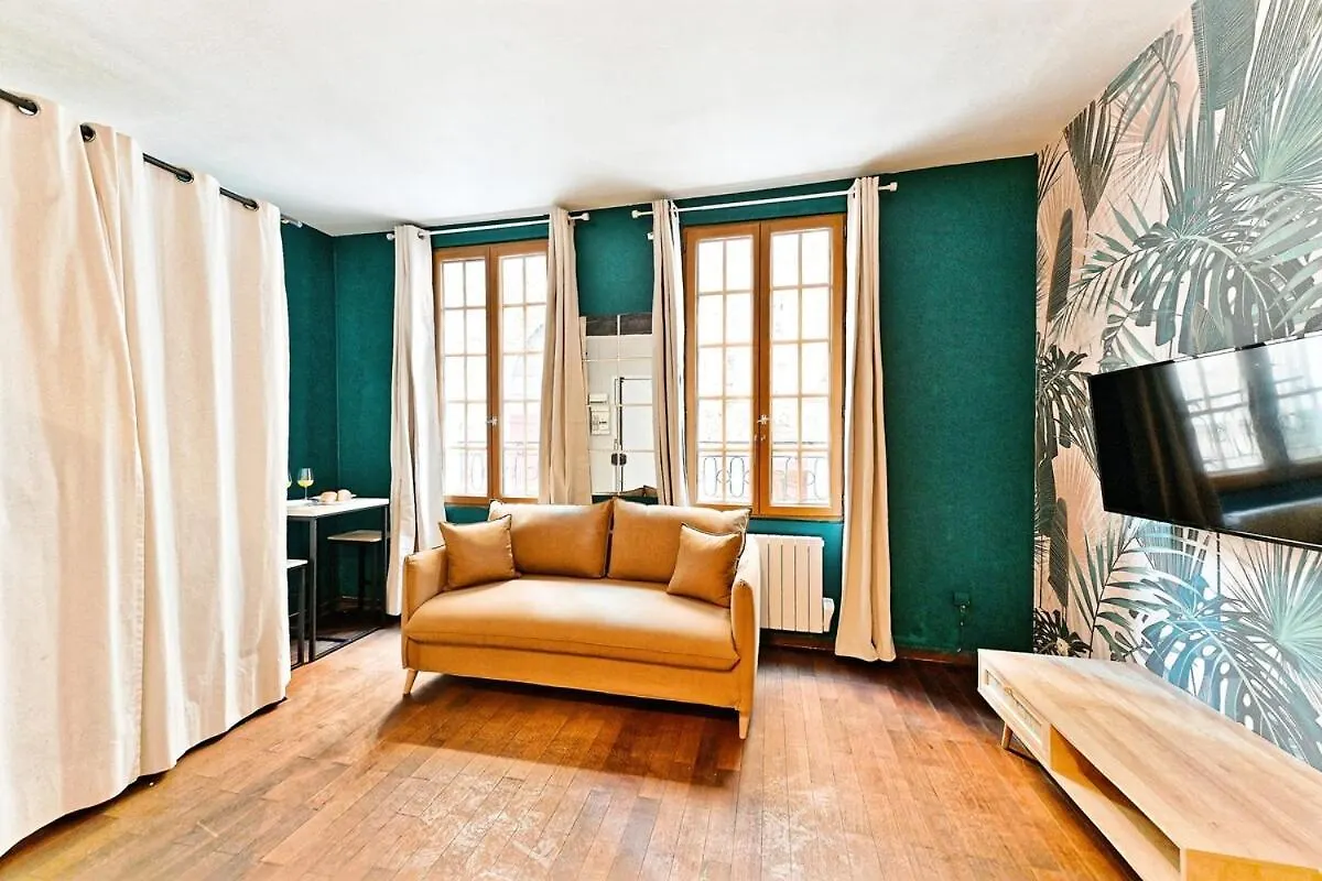 Cozy Studio In The Beautiful Marais Paris Lägenhet